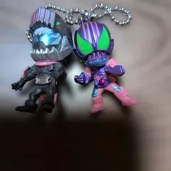 仮面ライダー リバイスフィギュアキーホルダー 2個セット