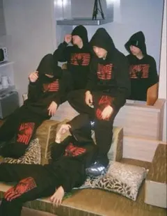 swagginboyzz パーカー スウェット メルカリ最安値 Swagginboyzz パーカー - メルカリ