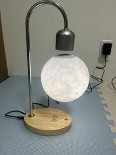 月型浮くランプ 安定性浮遊空中ベッドランプ 癒される ウッド調 不思議 磁気