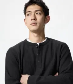 UNIQLO ワッフルヘンリーネックTシャツ