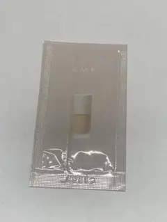 RMK リクイドファンデーション フローレスカバレッジ プラス 101 サンプルのサムネイル