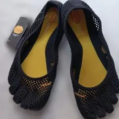 未使用 Vibram Five Finger メッシュ シューズ 23.5cmのサムネイル