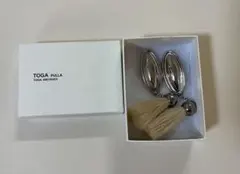 TOGA PULLA メタルピースタッセルイヤリングのサムネイル