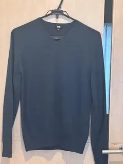 UNIQLO ダークブルー メリノウールVネックニット Mサイズ