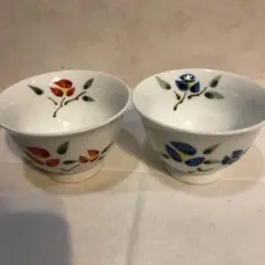 椿柄？　小ぶりなペア湯呑み
