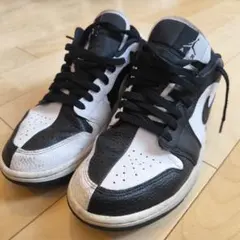 Nike Air Jordan 1 Low ブラック/ホワイトのサムネイル