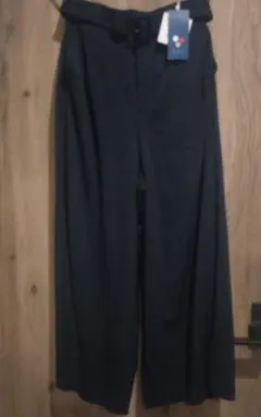 ☆新品未使用☆a.v.v ネイビーワイドパンツ 共布ベルト付き　XS