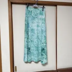 新品•未使用　フラダンス ロングスカート　 グリーン系 花柄 Lサイズのサムネイル