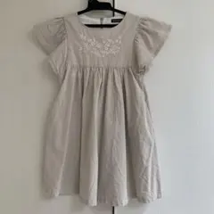 BeBe ベージュ フリル袖 ワンピース 120