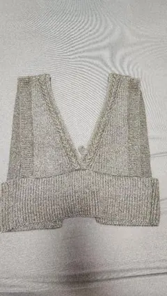 GU ベージュ Vネック ビスチェ S