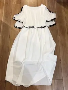 新品未使用シフォン ホワイト ワンピース フレアスリーブ