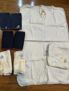 ファミリア　おむつ替えシート （ポーチ付き）抱っこ紐カバー　よだれパット
