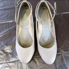 ピンクストラップパンプス　短時間使用品