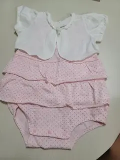 フリル付きピンクロンパース 95cm未満