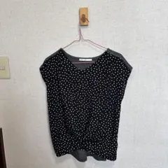 半袖のトップスのサムネイル
