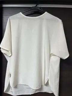 tブラウス