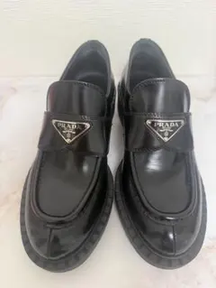 期間限定価格】PRADA ブラッシドレザーダービージュース未使用に近い美
