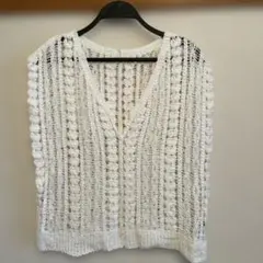 かぎ編みクロシェベスト　ショート丈深Vネック M