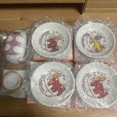 SUSHIRO キャラクター皿4つセットとおもちゃ、シール