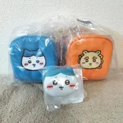 ちいかわ カラビナ付き刺繍スクエアミニポーチ&おかおミニシリコンポーチ