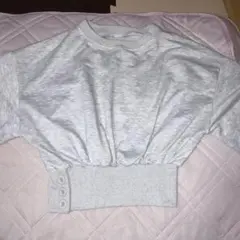 サイドボタン付き ショート丈スウェット グレー