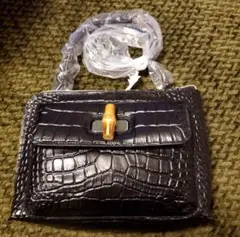 モーダプリンチペ 型押し　バンブー金具ショルダーバッグ　ブラック黒