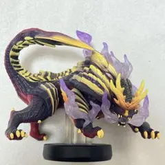 【美品】 amiibo マガイマガドモンスターハンターライズ フィギュア