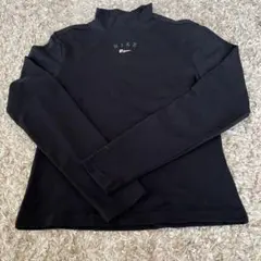 ナイキ　長袖シャツ