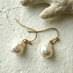 淡水パール　バロック　一粒　10mm 揺れる　フックピアス　サージカルステンレス