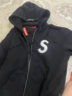 2025年最新】sロゴ supreme パーカーの人気アイテム - メルカリ