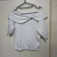 INGNIイング　リボンビジュ付き腕パール オフショルダー 半袖ニット M