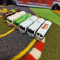 ディズニー　シャトルバス　トミカ　ミニカー 6台セット