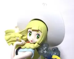 リーリエ＆コスモッグ　ポケモン　フィギュア　外箱無し