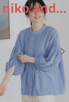 美品今季❗️ニコアンド　コンフォートリネンタックブラウス　ブルー　L サイズのサムネイル