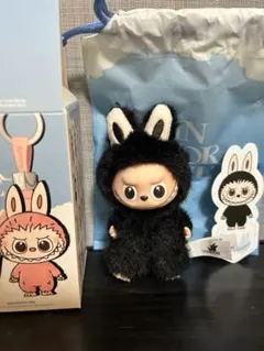 the monsters pin for love イニシャル ラブブ R