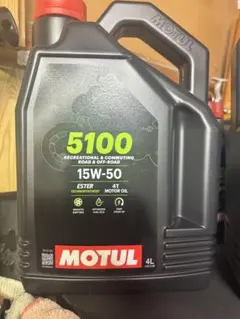 MOTUL 5100 15W-50 エンジンオイル 4Lのサムネイル