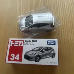 トミカ No.34 トヨタ アクアのサムネイル