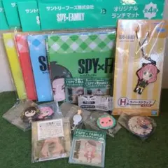 スパイファミリー　ランチマット　キーホルダー　ピン　まとめ売り計14点