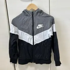 NIKE フード付きウィンドブレーカー XS120-130