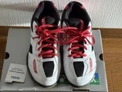 YONEX パワークッション670 ホワイト/レッド 23.0cm