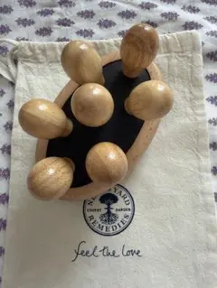 NEAL'S YARD REMEDIES 木製マッサージローラーのサムネイル