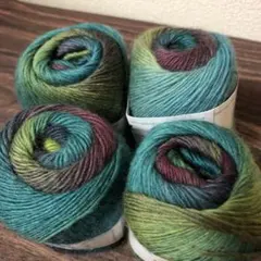 グラデーションウールヤーン4玉グリーン系