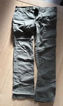 ユニクロ　メンズロングパンツ　ウエスト85センチ　オリーブ