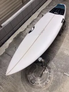 川崎引取限定　YU SURFBOARDS 6'4\
