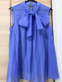 リボン付きノースリーブシャツ 青