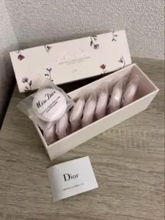 Dior ミス ディオール ローズ バスボム 8個入り 箱ありのサムネイル