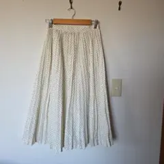 プリーツスカート　アイボリー ドット柄