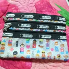 LeSportsac キャラクター柄ポーチ 中型