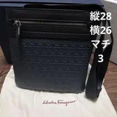ち*可様 Salvatore Ferragamo ネイビーショルダーバッグ