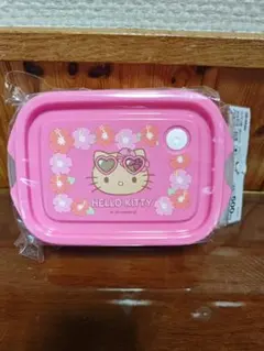 【新品未開封】日焼けキティ　ハローキティ　保存容器　シールボックス　2点セットのサムネイル